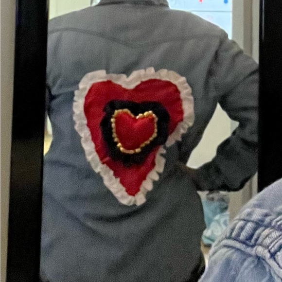 EXPRESS denim shirt gently used embroidered hearts ❤️ on back size L - Picture 6 of 15